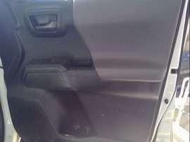 2018 TOYOTA TACOMA SR5 2.7L AT 2WD.  Z24874